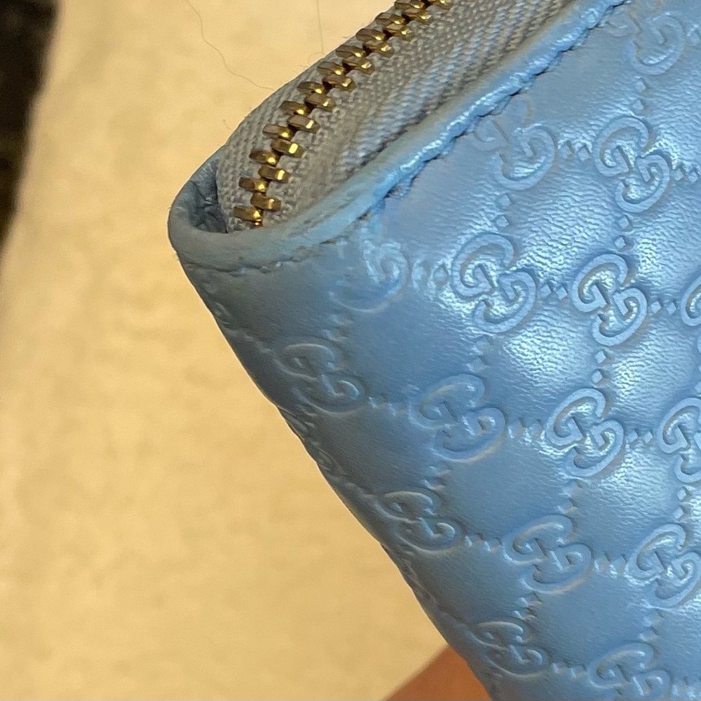 Gucci Authentic Vintage Light Blue Mini-Monogram Textured Zippy Wallet - Picture 9 of 16